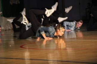 Pleterničke mažoretkinje priredile doček Djedu Božićnjaku