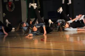 Pleterničke mažoretkinje priredile doček Djedu Božićnjaku