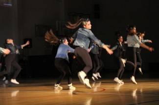 Pleterničke mažoretkinje priredile doček Djedu Božićnjaku