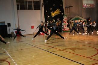 Pleterničke mažoretkinje priredile doček Djedu Božićnjaku