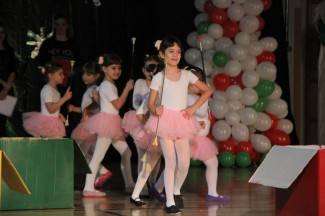 Pleterničke mažoretkinje priredile doček Djedu Božićnjaku