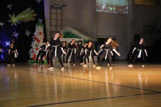 Pleterničke mažoretkinje priredile doček Djedu Božićnjaku