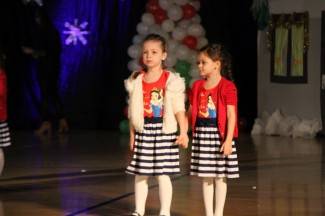 Pleterničke mažoretkinje priredile doček Djedu Božićnjaku