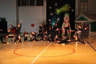 Pleterničke mažoretkinje priredile doček Djedu Božićnjaku