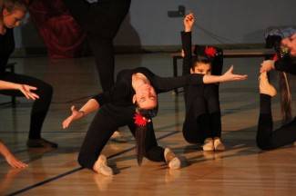 Pleterničke mažoretkinje priredile doček Djedu Božićnjaku