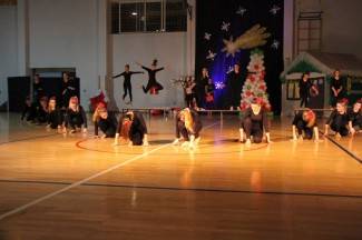 Pleterničke mažoretkinje priredile doček Djedu Božićnjaku