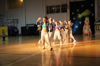 Pleterničke mažoretkinje priredile doček Djedu Božićnjaku