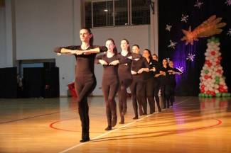 Pleterničke mažoretkinje priredile doček Djedu Božićnjaku