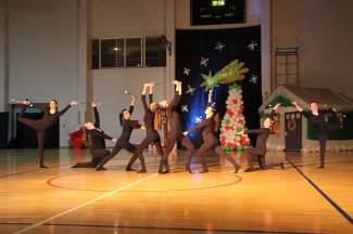 Pleterničke mažoretkinje priredile doček Djedu Božićnjaku