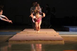 Pleterničke mažoretkinje priredile doček Djedu Božićnjaku