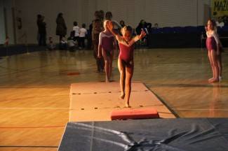 Pleterničke mažoretkinje priredile doček Djedu Božićnjaku