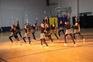 Pleterničke mažoretkinje priredile doček Djedu Božićnjaku