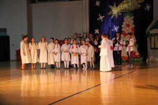 Pleterničke mažoretkinje priredile doček Djedu Božićnjaku