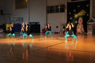 Pleterničke mažoretkinje priredile doček Djedu Božićnjaku