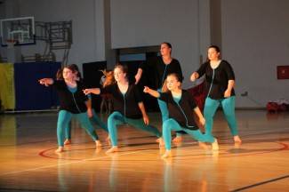 Pleterničke mažoretkinje priredile doček Djedu Božićnjaku