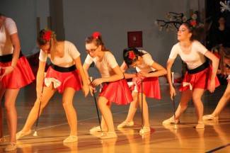 Pleterničke mažoretkinje priredile doček Djedu Božićnjaku