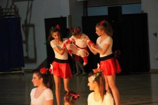 Pleterničke mažoretkinje priredile doček Djedu Božićnjaku