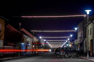 Naši gradovi u blagdanskom ruhu: Fotografije iz Požege, Pleternice, Pakraca i Lipika