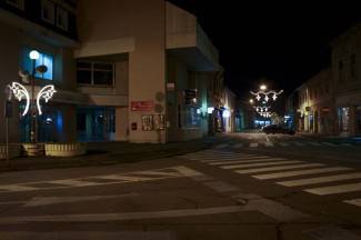 Naši gradovi u blagdanskom ruhu: Fotografije iz Požege, Pleternice, Pakraca i Lipika