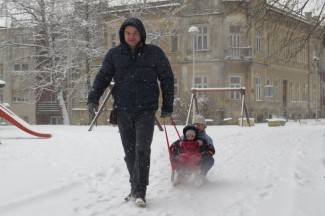 Pao nam je snijeg: Fotografije iz Požege, Pleternice, Pakraca, Lipika i Kutjeva