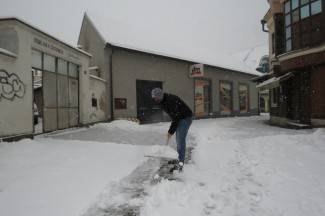Pao nam je snijeg: Fotografije iz Požege, Pleternice, Pakraca, Lipika i Kutjeva
