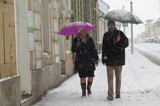 Pao nam je snijeg: Fotografije iz Požege, Pleternice, Pakraca, Lipika i Kutjeva