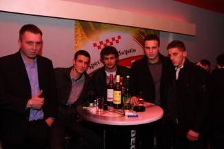 Doček nove 2015. u požeškim i pleterničkim kafićima