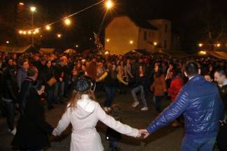 Vinkovo u Velikoj: Vino i tambure na Trgu sv. Augustina