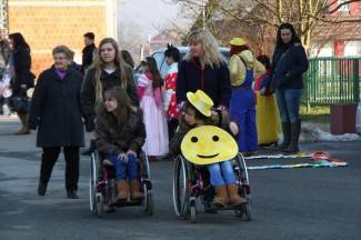 Maškare zauzele Pleternicu: Pogledajte veselu povorku!