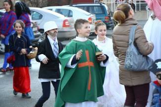 Maškare zauzele Pleternicu: Pogledajte veselu povorku!