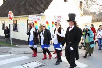 Maškare zauzele Pleternicu: Pogledajte veselu povorku!