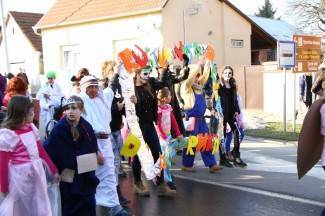 Maškare zauzele Pleternicu: Pogledajte veselu povorku!