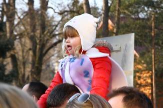 Maškare zauzele Pleternicu: Pogledajte veselu povorku!