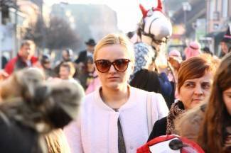 Maškare zauzele Pleternicu: Pogledajte veselu povorku!