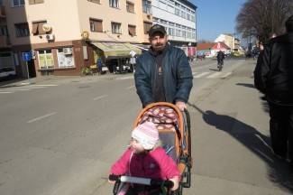 Šetnja gradom: Sunčani ponedjeljak u Požegi