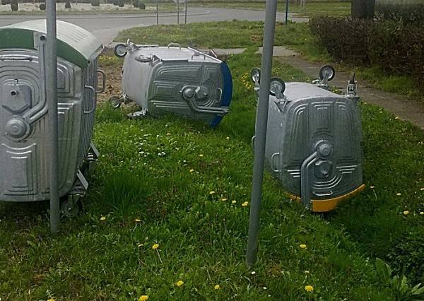Vaše fotografije: Vandalizam u Badljevini Vaše fotografije: Vandalizam u Badljevini