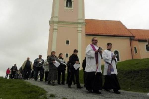 11. ožujka 8. po redu ¨Križni put Grada Pakraca¨ 11. ožujka 8. po redu ¨Križni put Grada Pakraca¨