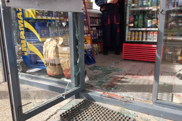 LD Bzenica ukrali dva trimera, iz trgovine u Pakracu novac i cigarete LD Bzenica ukrali dva trimera, iz trgovine u Pakracu novac i cigarete