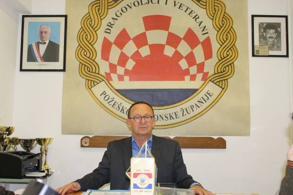 Povodom obljetnice 123. brigade predstavljanje knjige generala Crnjca ¨Tada je trebalo imati petlju¨ Povodom obljetnice 123. brigade predstavljanje knjige generala Crnjca ¨Tada je trebalo imati petlju¨