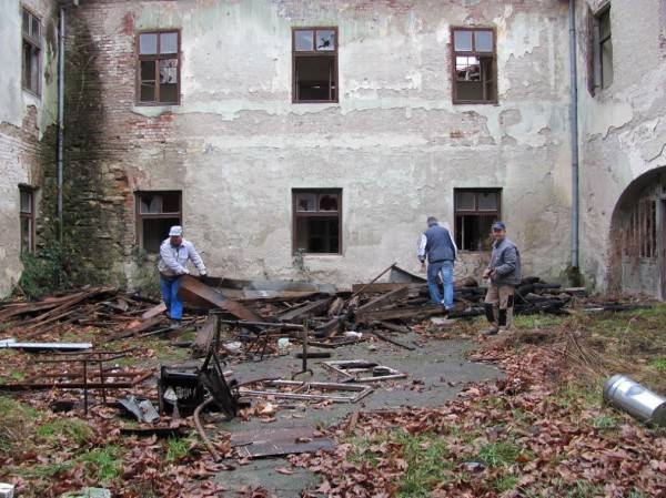 Započeli radovi na krovištu stare gimnazije Započeli radovi na krovištu stare gimnazije