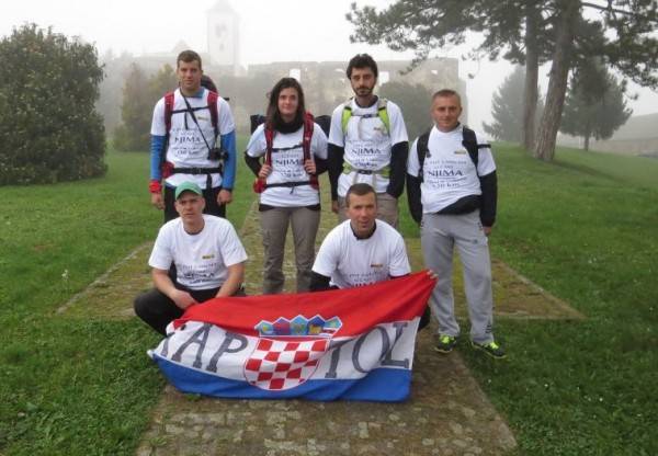 Pješice iz Kaptola prema Vukovaru: ¨Putem ćemo se upoznati¨ Pješice iz Kaptola prema Vukovaru: ¨Putem ćemo se upoznati¨